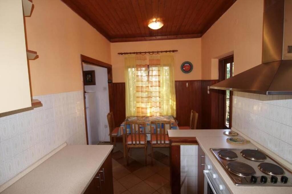 Apartment Sanja Near The Sea, Spacious And Green :) Pula Bagian luar foto