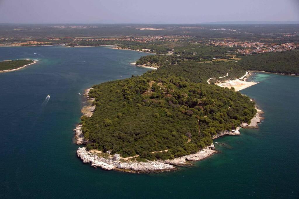Apartment Sanja Near The Sea, Spacious And Green :) Pula Bagian luar foto