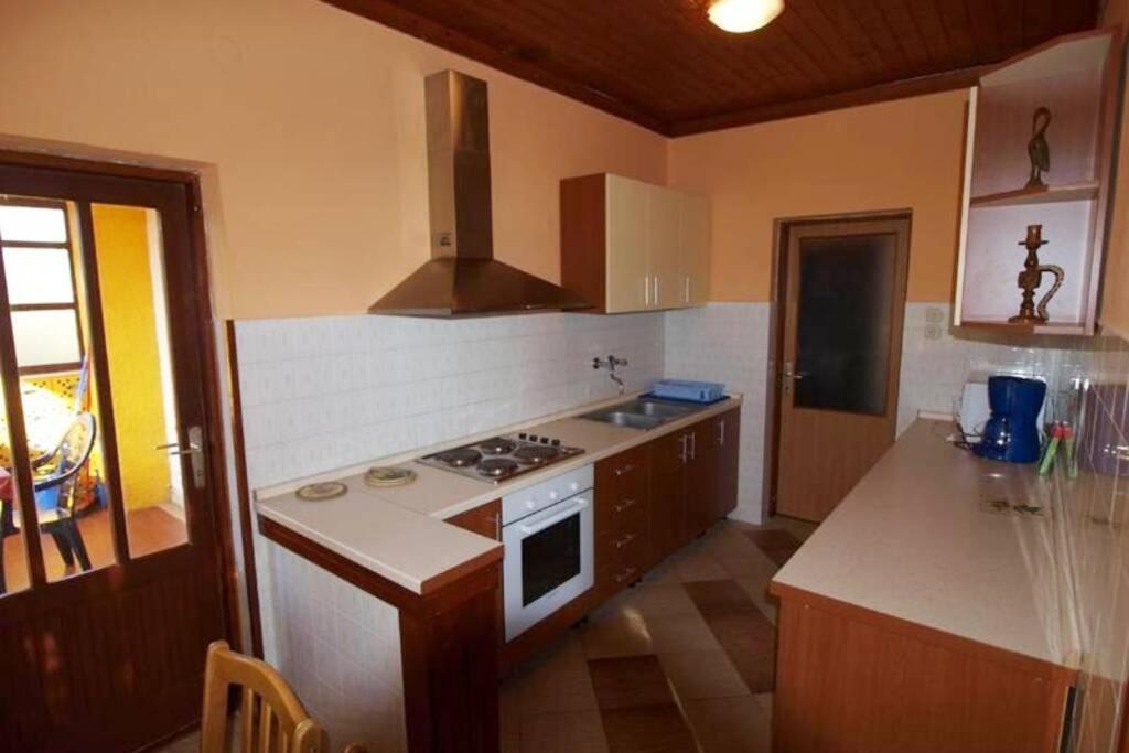 Apartment Sanja Near The Sea, Spacious And Green :) Pula Bagian luar foto