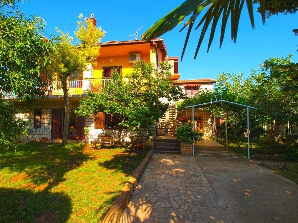 Apartment Sanja Near The Sea, Spacious And Green :) Pula Bagian luar foto